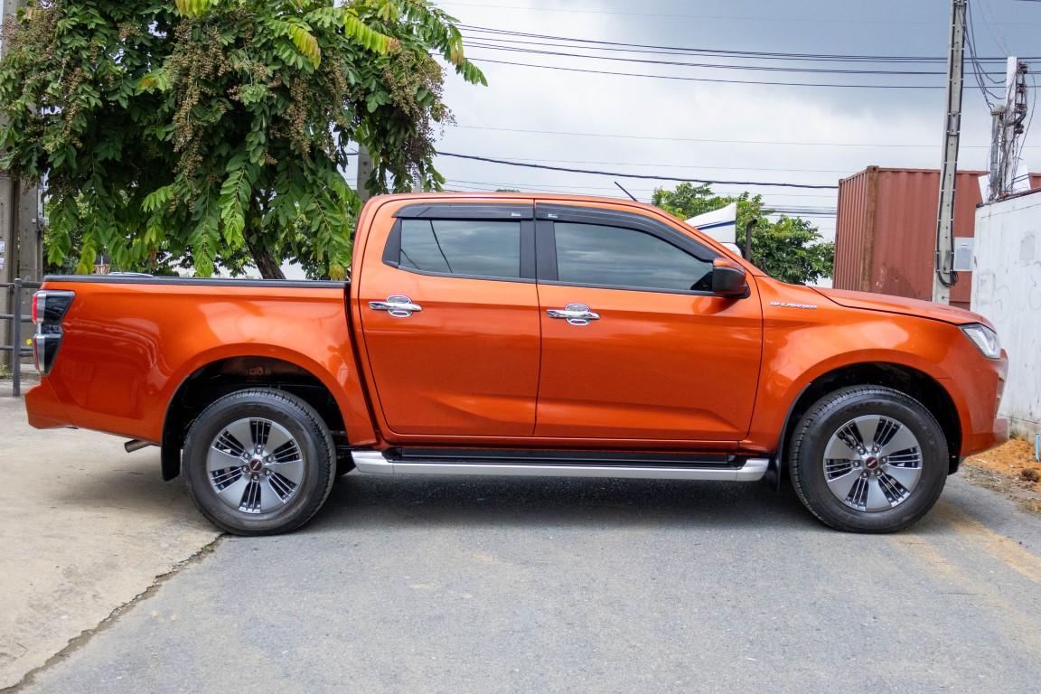 Isuzu Dmax Cab4 Hilander 1.9 Z M/T 2021 *RK2028*